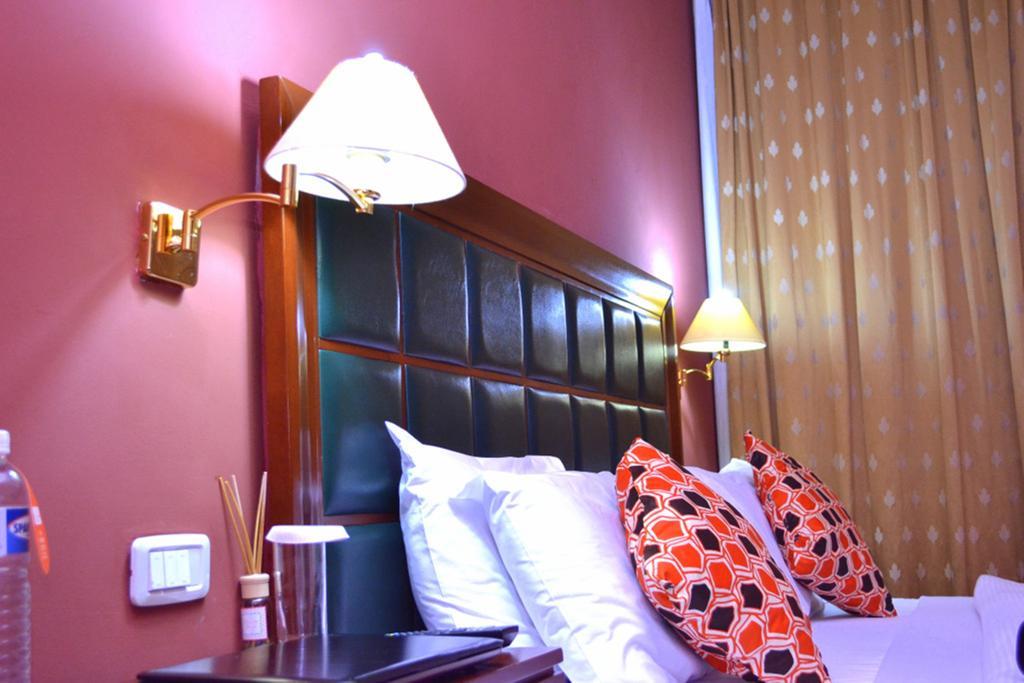 Transcorp Hotels Calabar Ruang foto