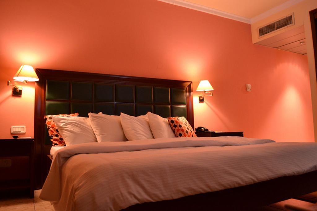 Transcorp Hotels Calabar Ruang foto